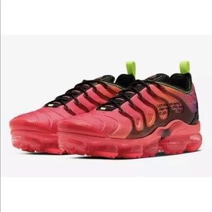 Nike Air VaporMax Plus Running Shoes Red/Black